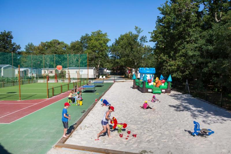 Camping Officiel Siblu Domaine De Soulac Esterno foto